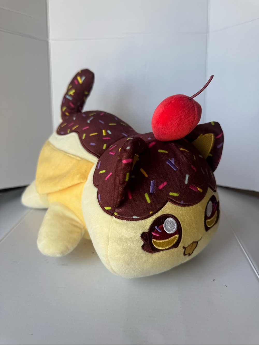 Aphmau MeeMeows Banana Split Cat Plush Yellow Brown Sundae Sprinkles Cherry